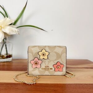 NWT Coach Mini Wallet On A‎ Chain In Signature Canvas With Floral Applique